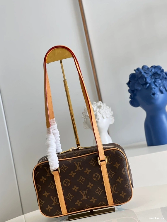 WIS CITE LOUIS VUITTON 0718